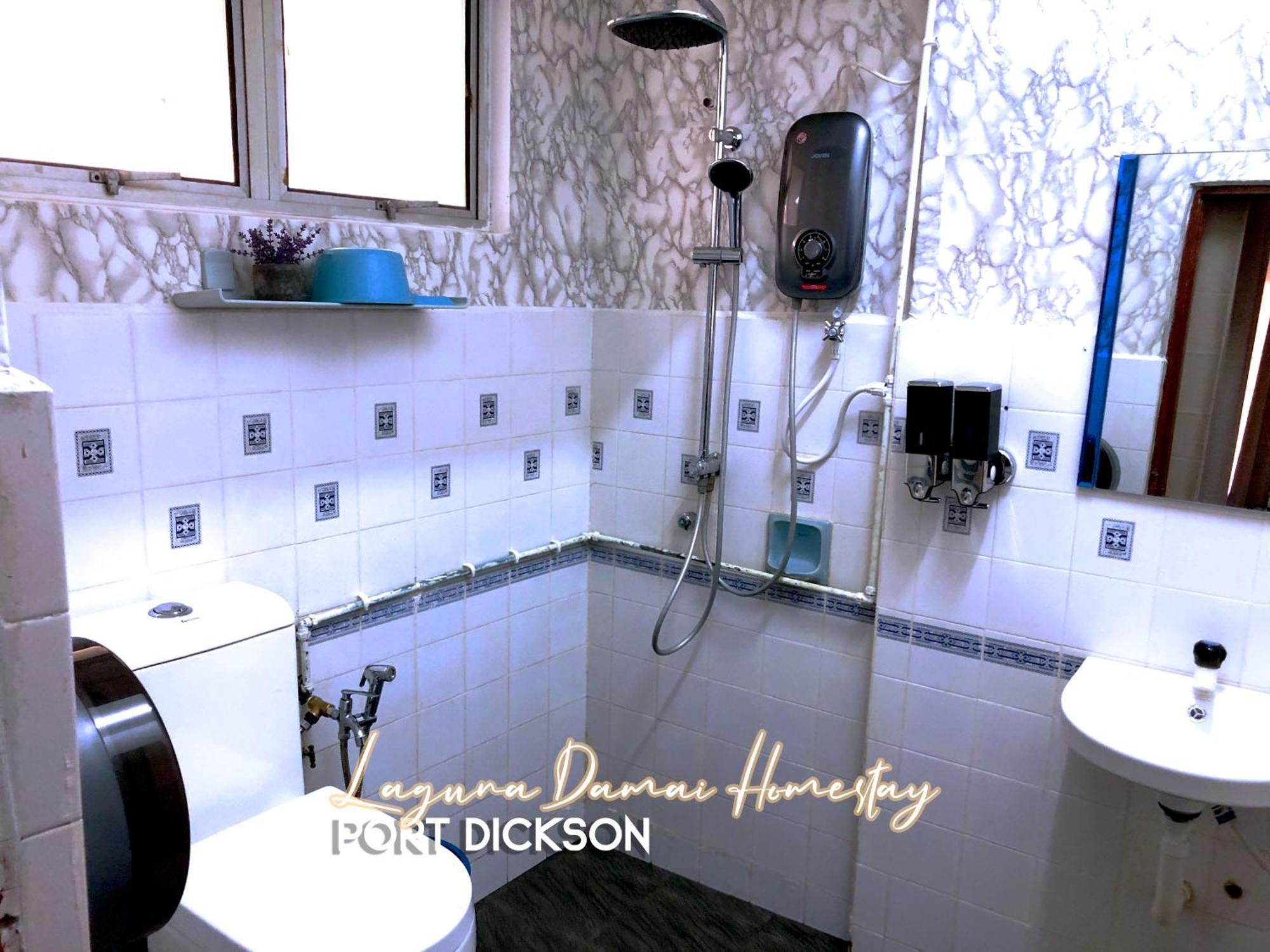 Laguna Damai Teluk Kemang Pd 3br- Pool View Apartment