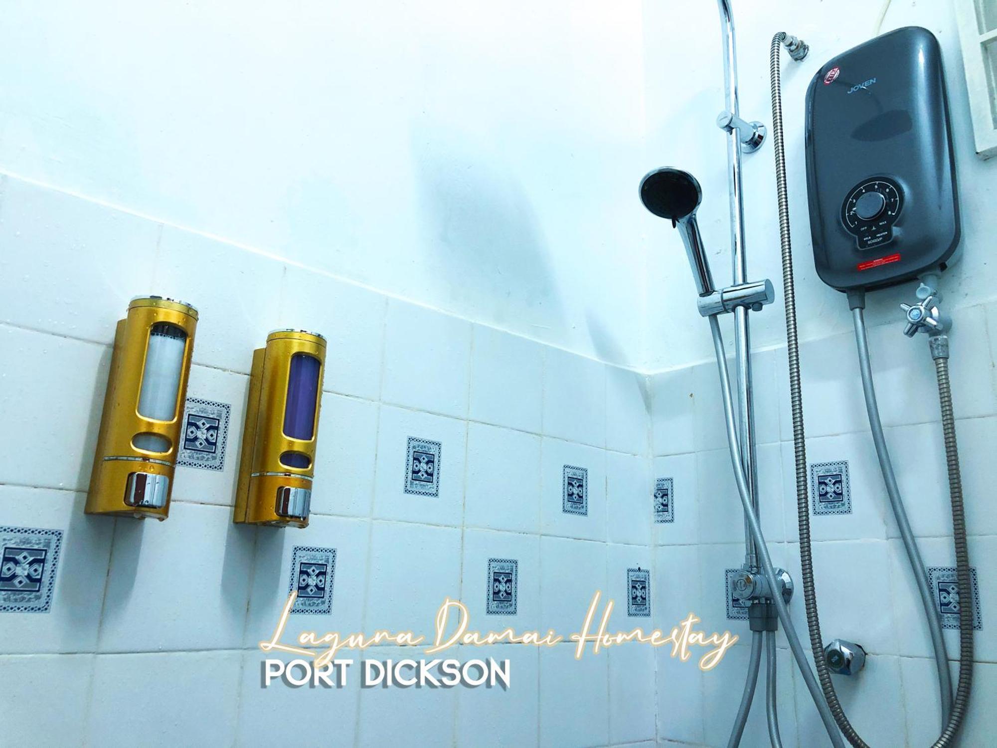 Laguna Damai Teluk Kemang Pd 3br- Pool View *